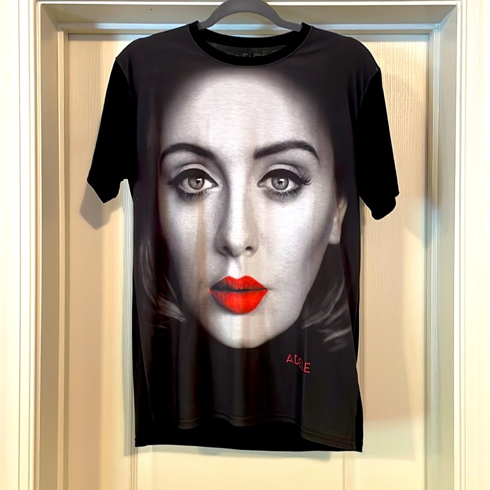 Women’s Adele concert tee! Medium